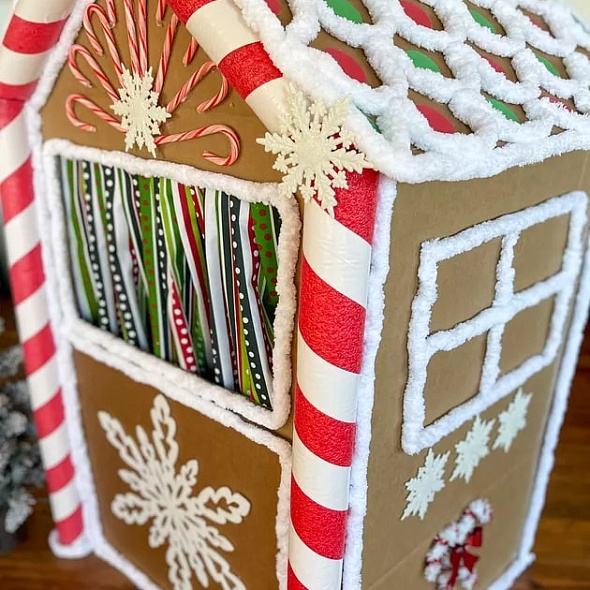 Пряничный домик из картона для праздничных декораций
