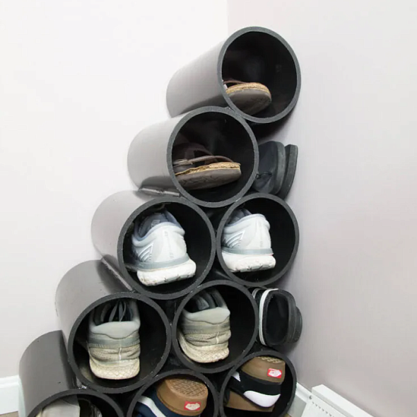 Обувница из пластиковой трубы: оригинальная система хранения